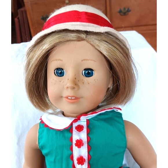 American Girl Doll Kit Kitteridge 18" 2 Outfits & Accessories Reporter - Picture 2 of 9